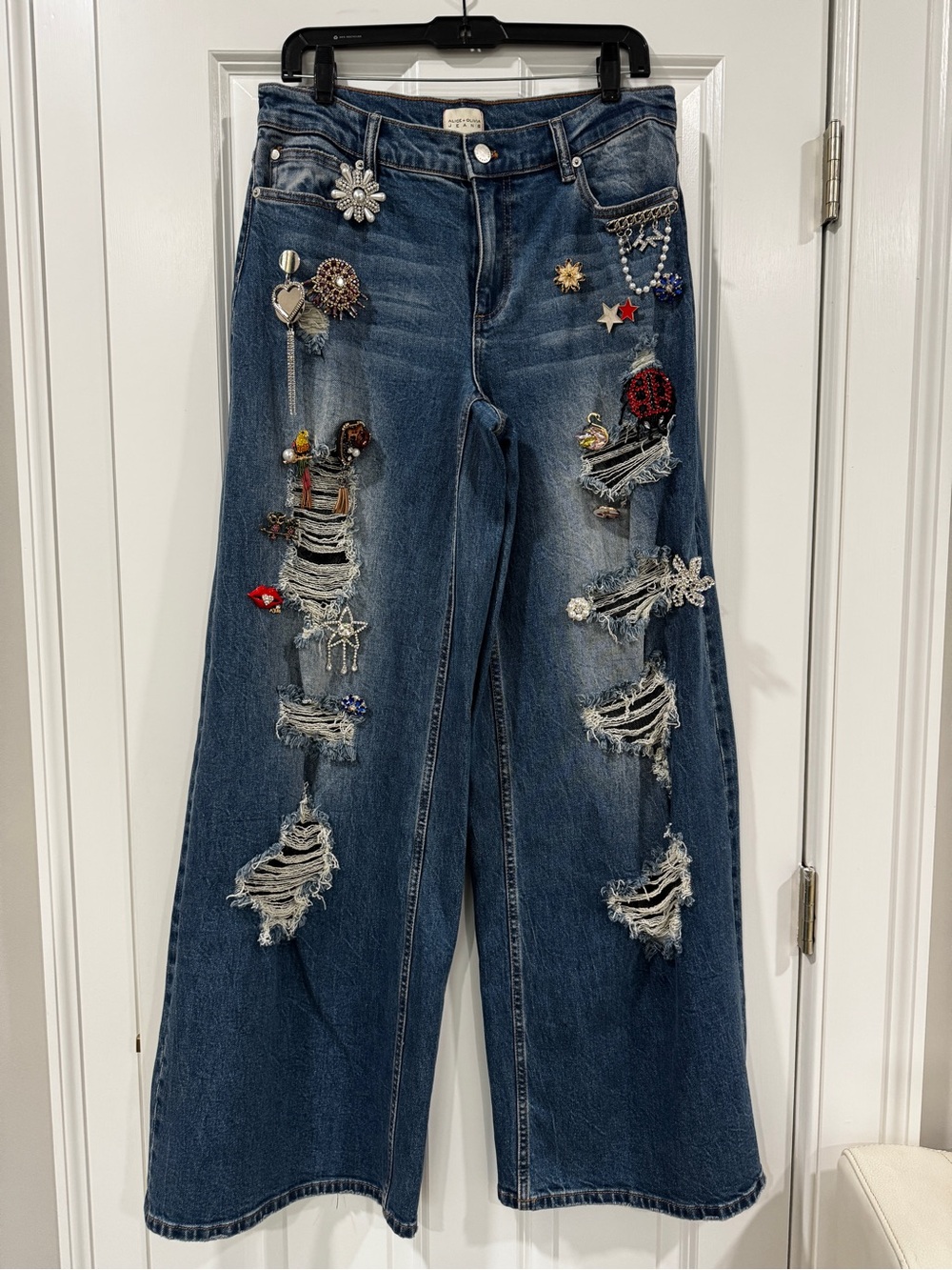 Alice + Olivia Embellished Distressed Wide-Leg Jeans - Blue